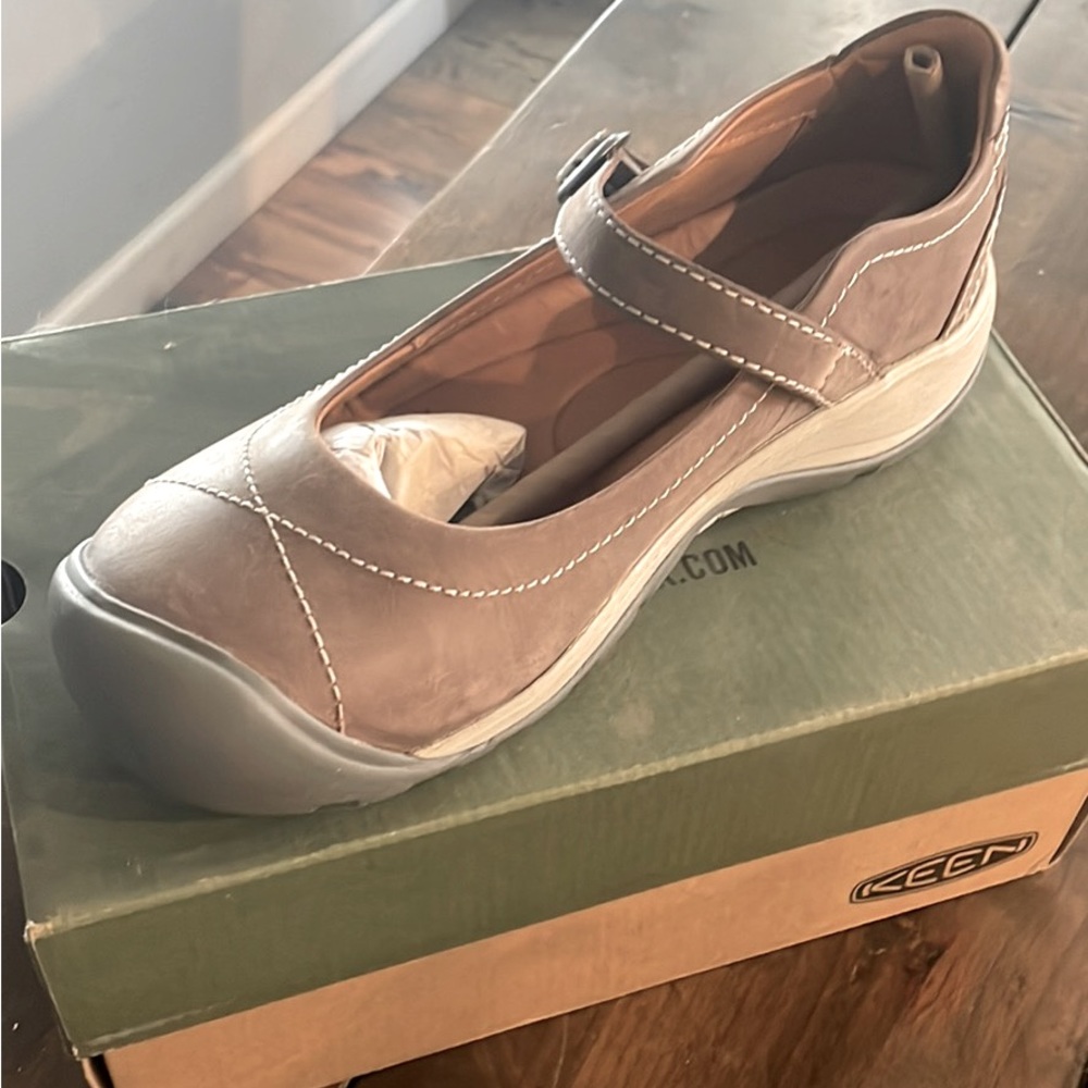 Women’s size 7.5 Keen Presidio II MaryJanes